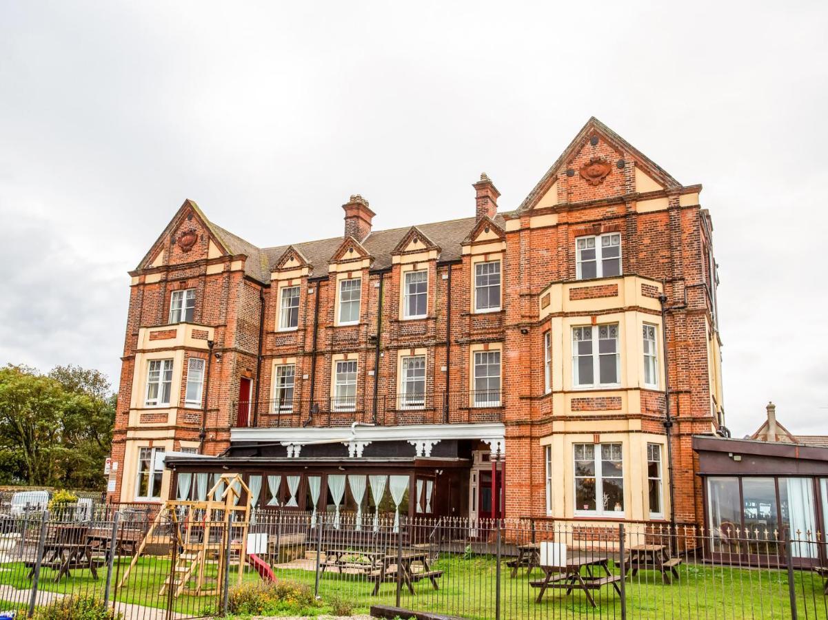 The Manor Hotel Mundesley Exterior photo
